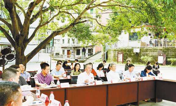 “黄葛树下好商量”专题协商活动现场。 （受访者供图）