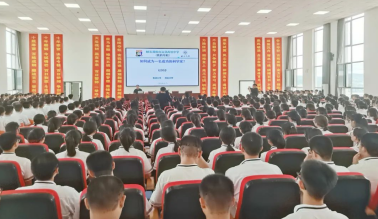 中国科学院院士赵国春回到母校岫岩高中作专题报告
