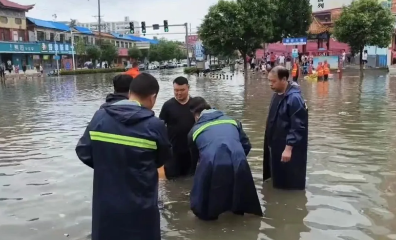 除积水，保畅通  河南省太康县城市管理局全力做好防汛排涝工作