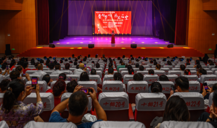 沈阳：“音为梦想 乐在辽中”群众歌咏比赛总决赛举行
