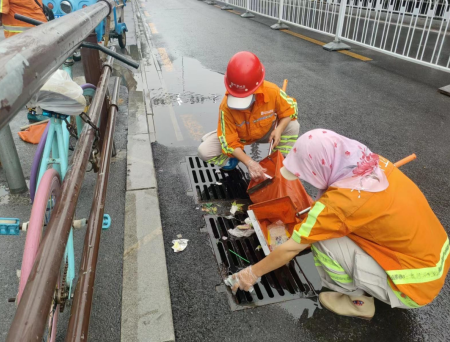 沈阳市大东区城管局助力暴雨过后城市秩序井然